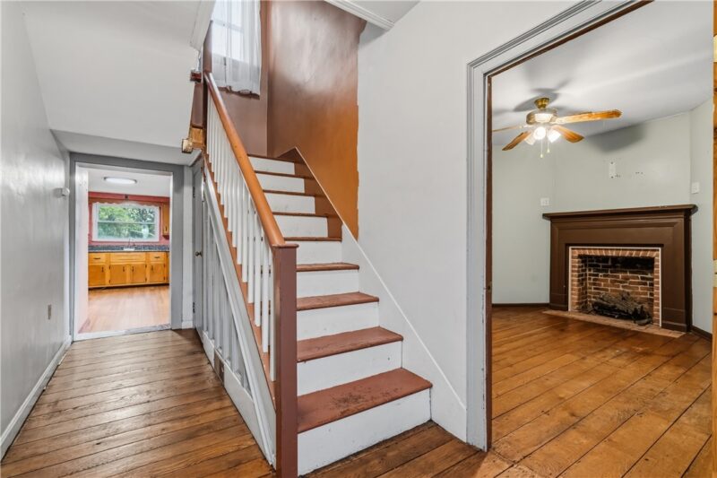 32 E Main St — photo 2