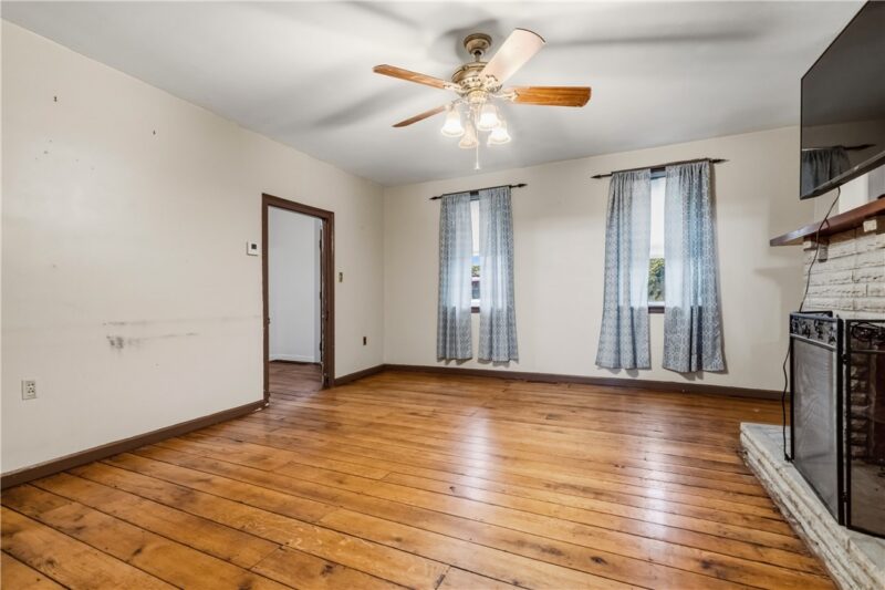 32 E Main St — photo 5