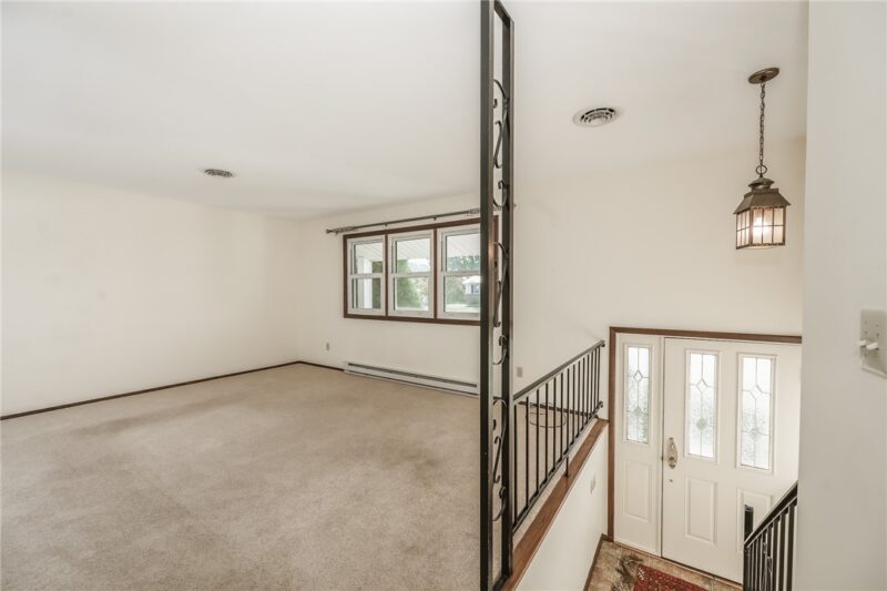 910 Country Ln — photo 7