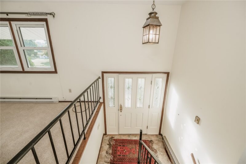 910 Country Ln — photo 8