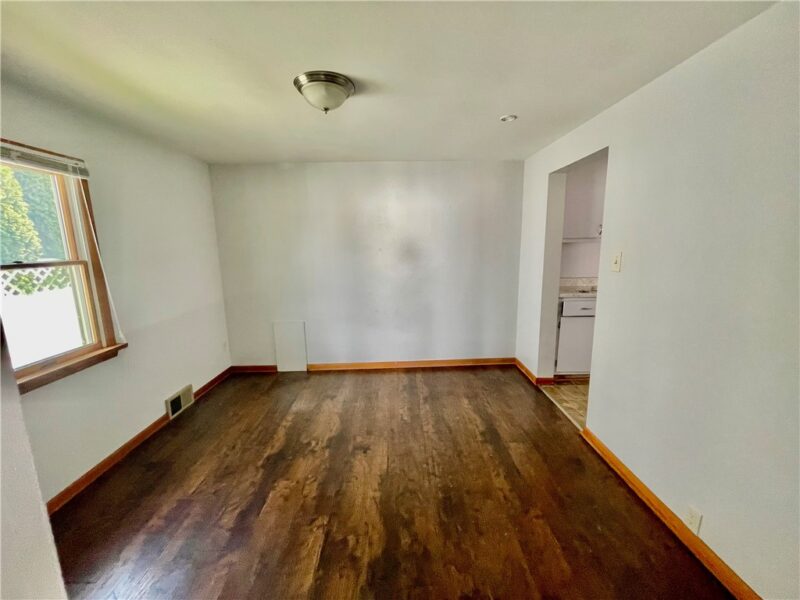 746 6th Ave — photo 5