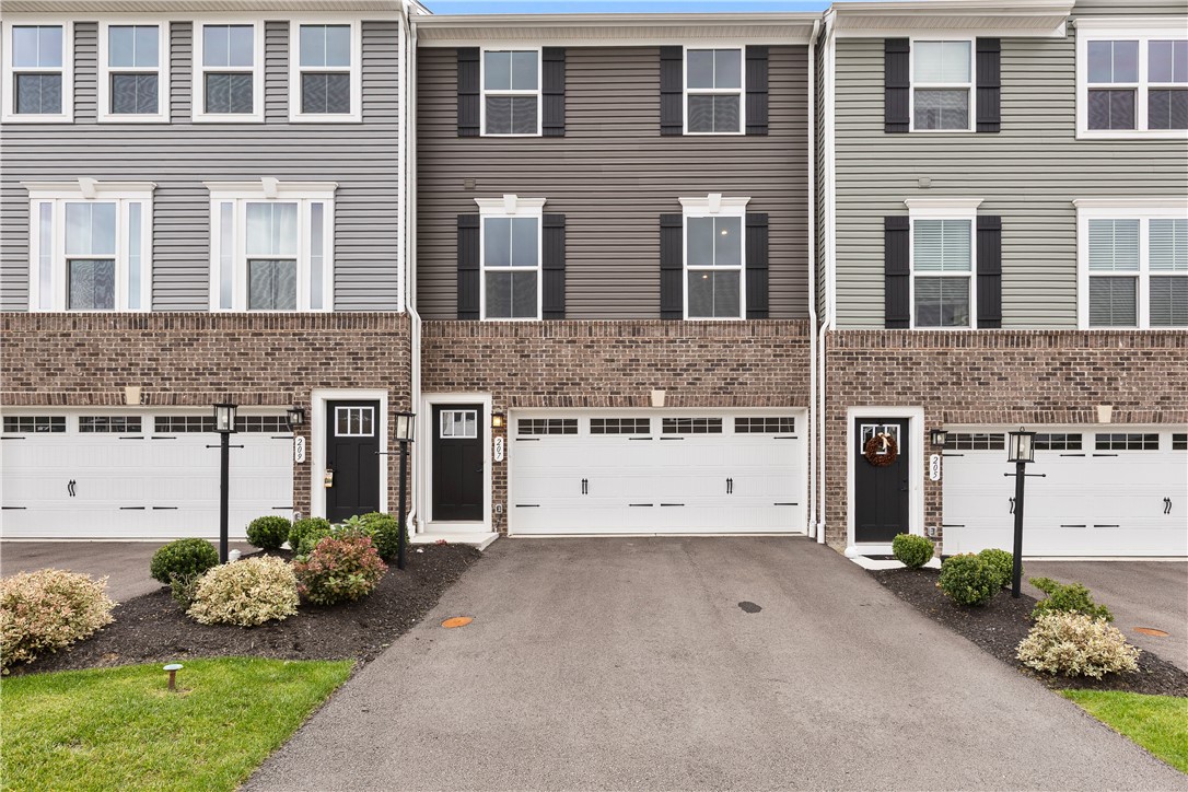 207 Yellowwood Ct — photo 1