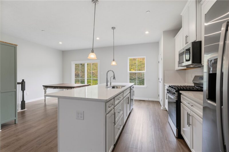 207 Yellowwood Ct — photo 4