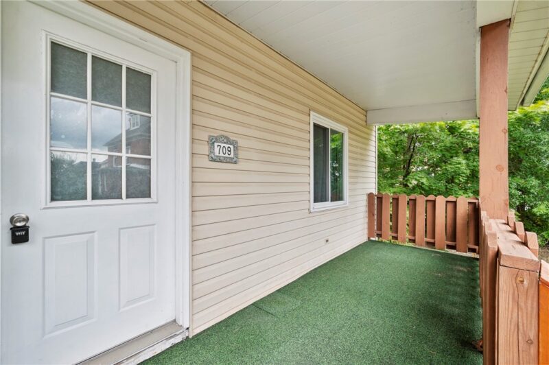 709 Short St — photo 2