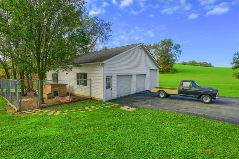 371 Hickernell Rd — photo 6