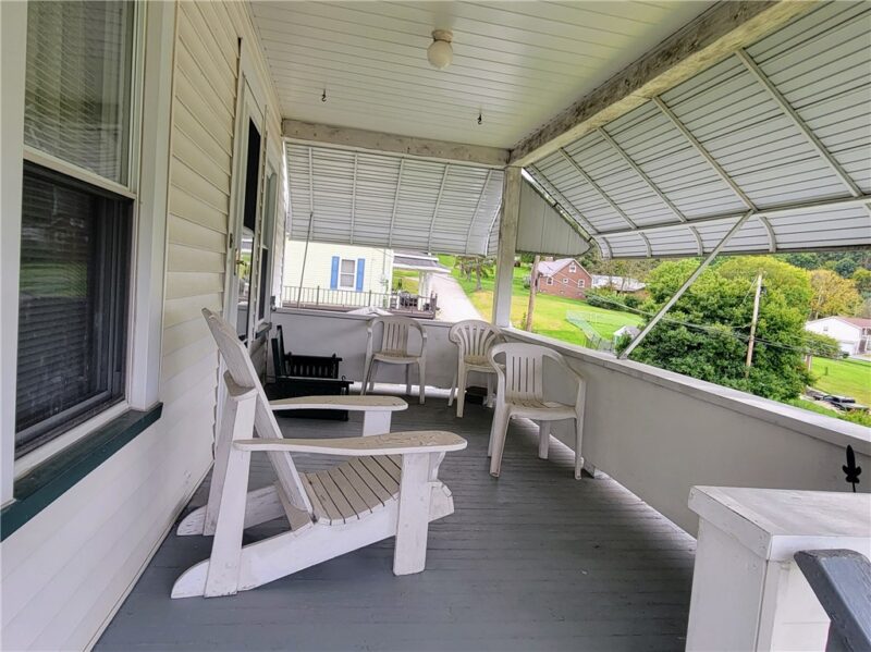 183 Dorothy Ave — photo 2