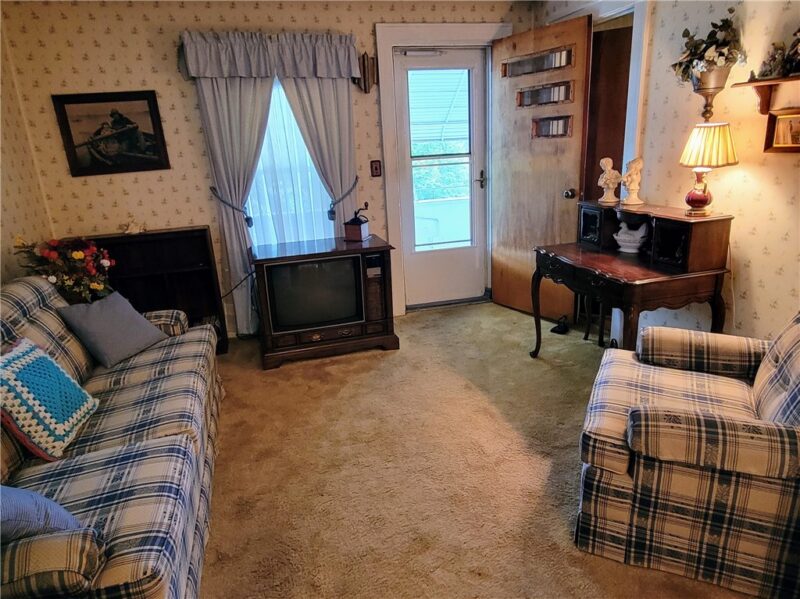 183 Dorothy Ave — photo 3