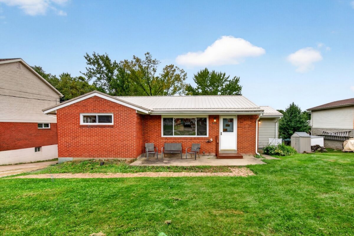 208 Burch Drive — photo 1