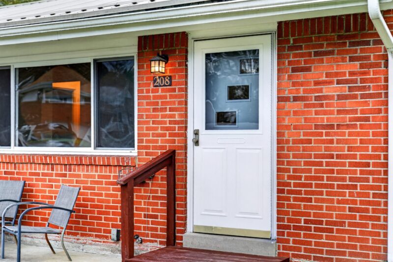 208 Burch Drive — photo 4
