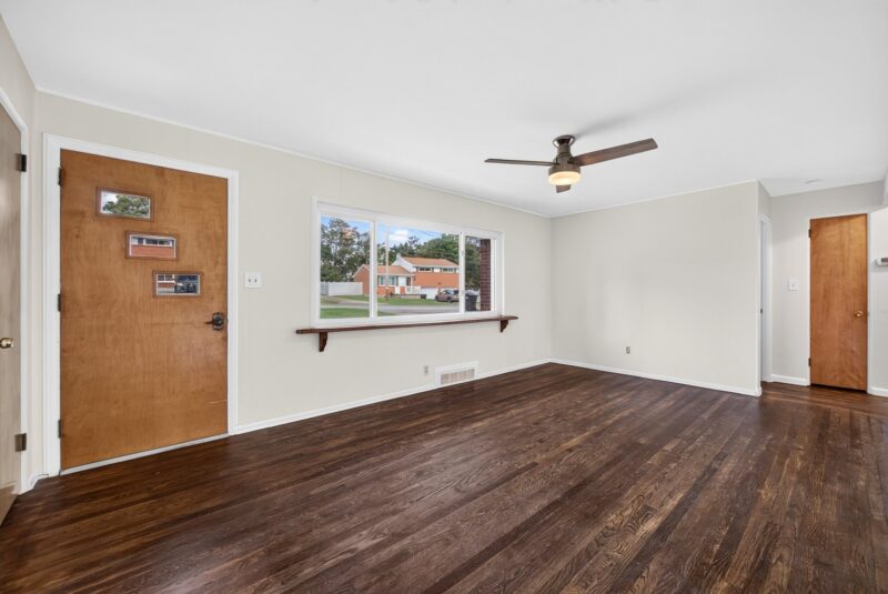 208 Burch Drive — photo 6