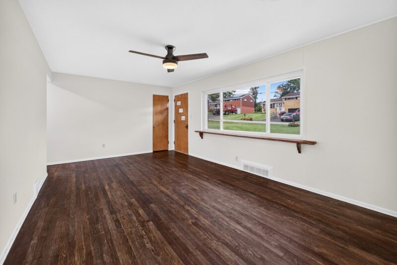 208 Burch Drive — photo 8