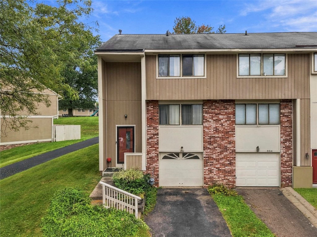 852 Wheatland Cir — photo 1