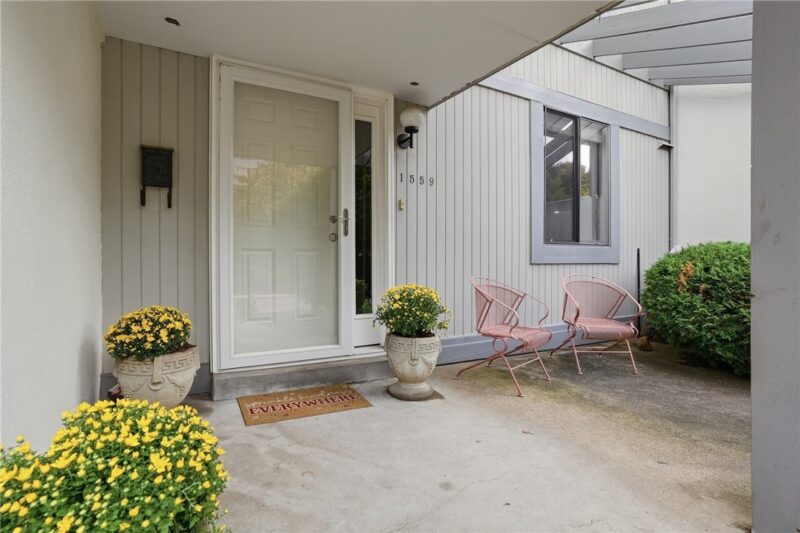 1559 Pinehurst Dr — photo 2