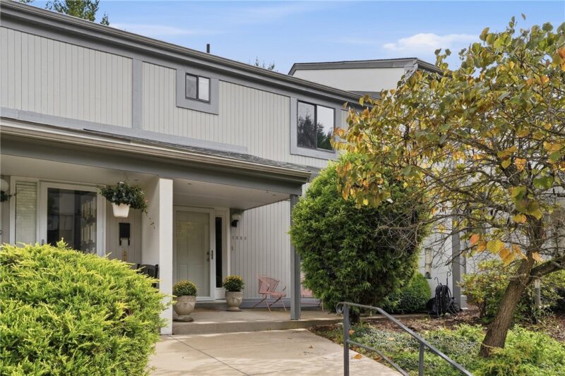 1559 Pinehurst Dr — photo 3