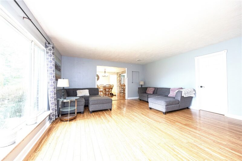 715 Powers Dr — photo 5