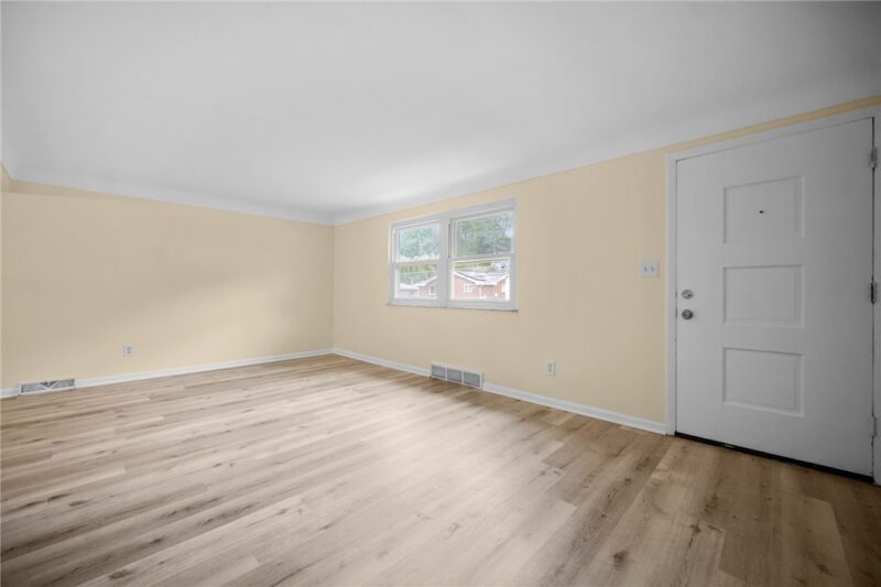 4710 Bowes Ave — photo 4