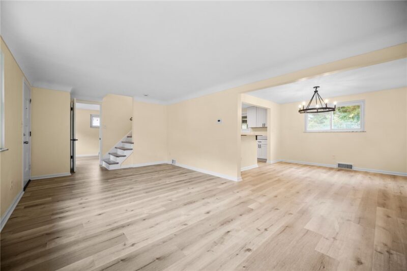 4710 Bowes Ave — photo 7