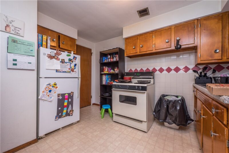 350 Overbrook Blvd — photo 8