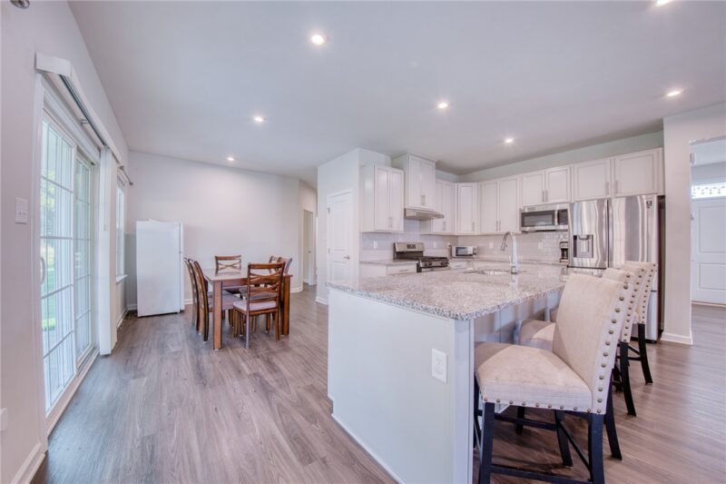 405 Creekside Ct — photo 6
