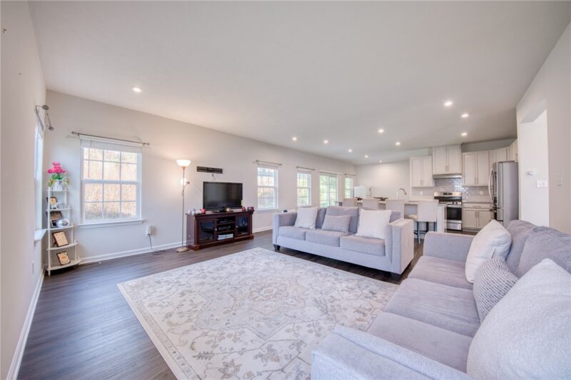 405 Creekside Ct — photo 7
