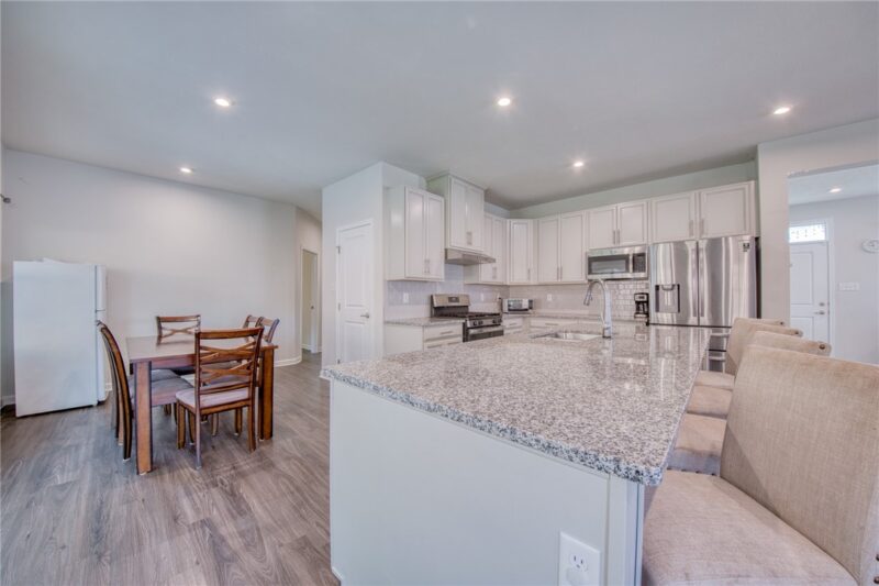 405 Creekside Ct — photo 8