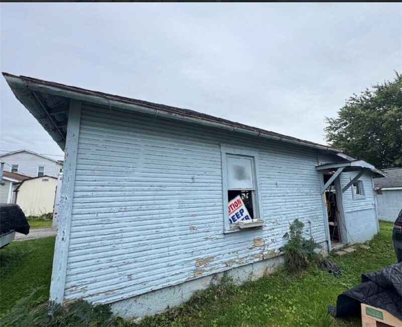 415 Saint Clair St — photo 3