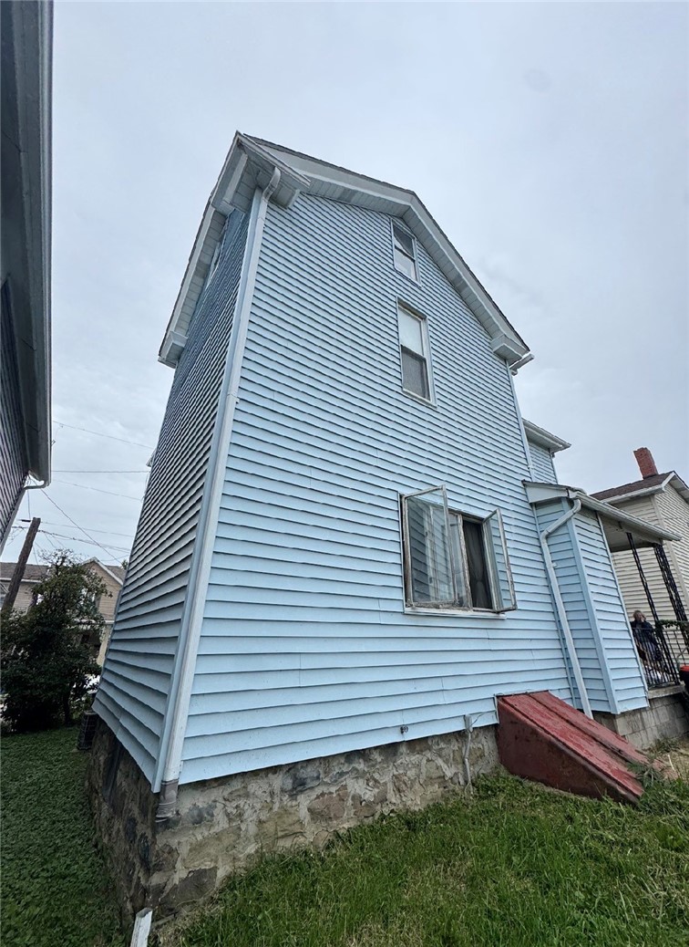 415 Saint Clair St — photo 5