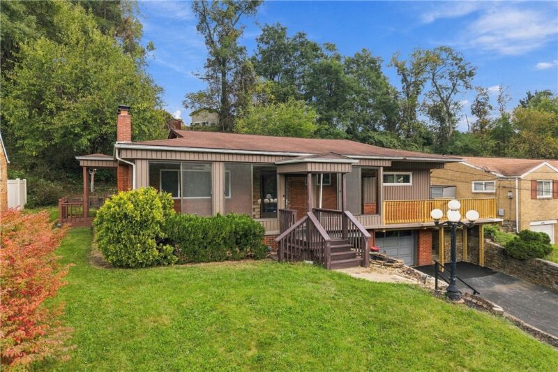 1045 BROUGHTON ROAD — photo 2