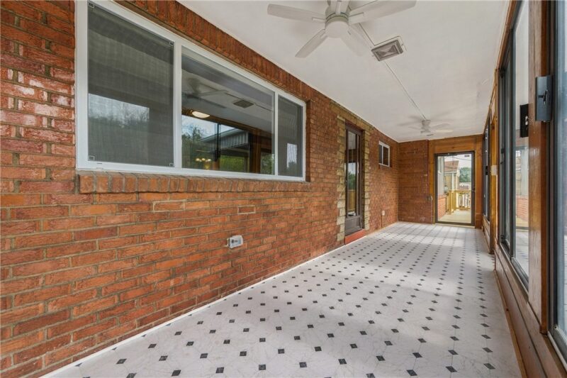 1045 BROUGHTON ROAD — photo 3
