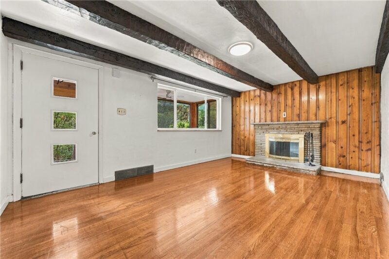 1045 BROUGHTON ROAD — photo 5