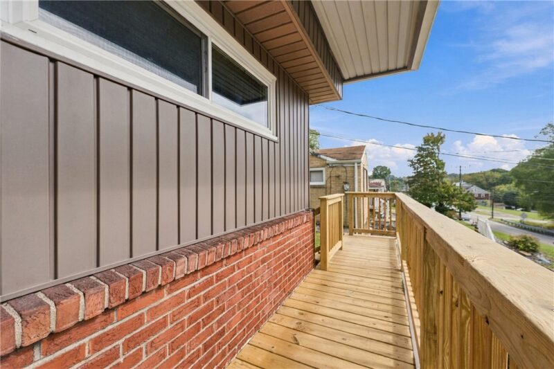 1045 BROUGHTON ROAD — photo 6