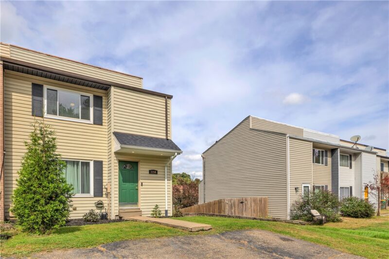 3154 Camberly Dr — photo 3