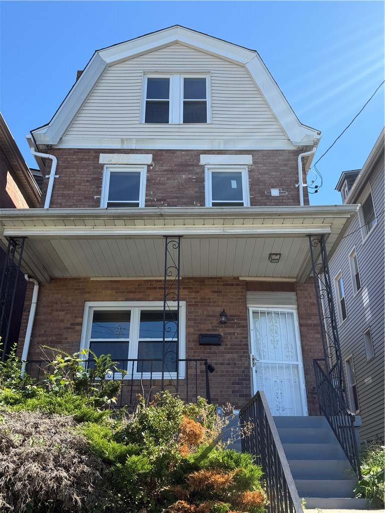 3426 Webster Ave — photo 1