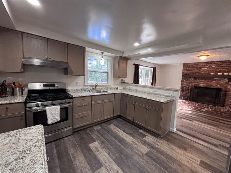 10 Barrington Dr — photo 6