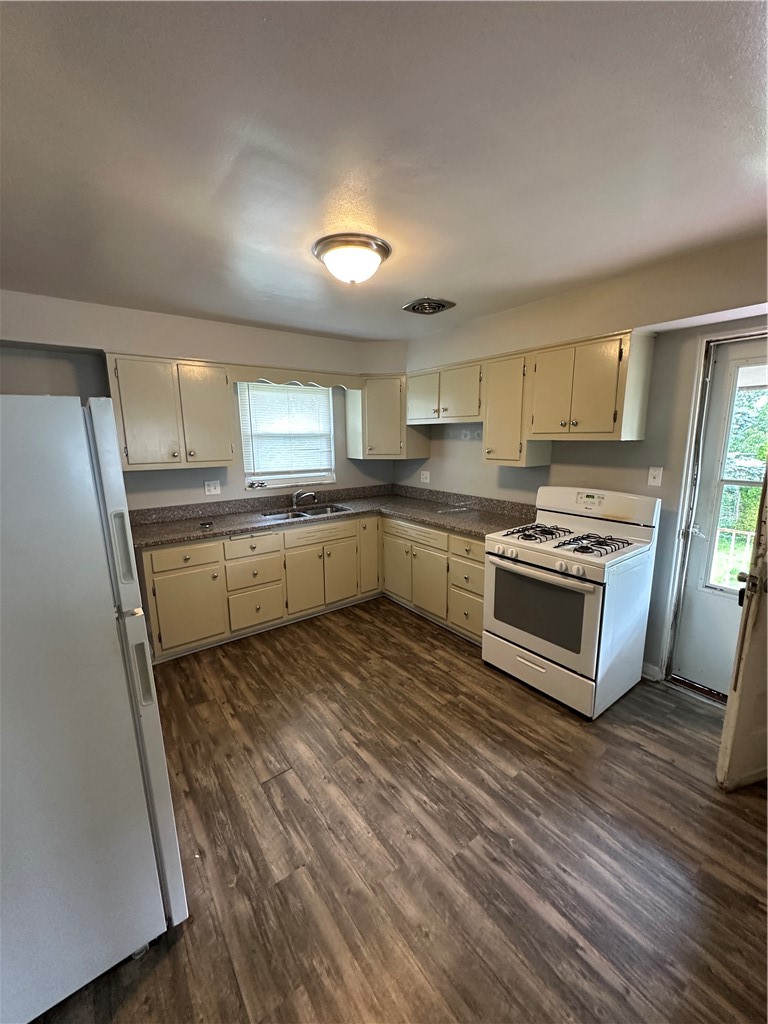 609 Garfield Ave — photo 3