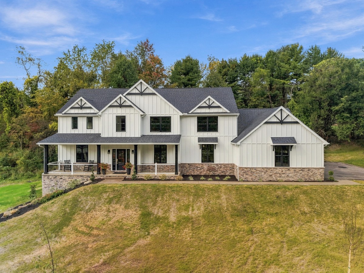 105 Old Indian Trail Rd — photo 1