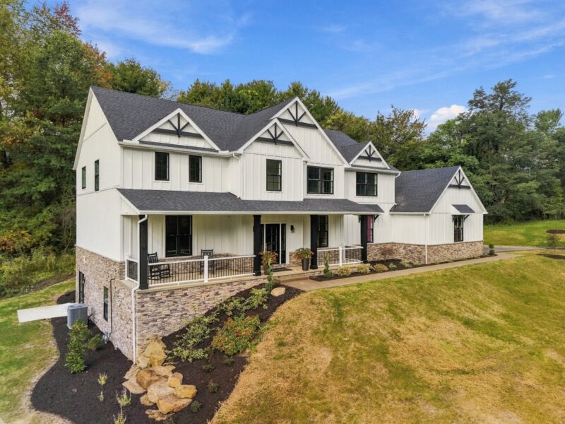 105 Old Indian Trail Rd — photo 2