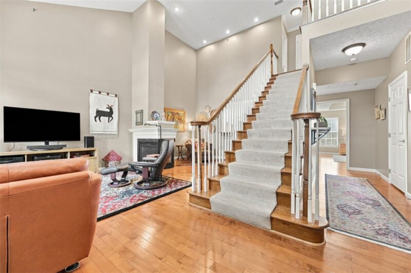 2005 Overlook Ct — photo 2