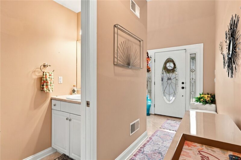 101 Chateau Dr — photo 8