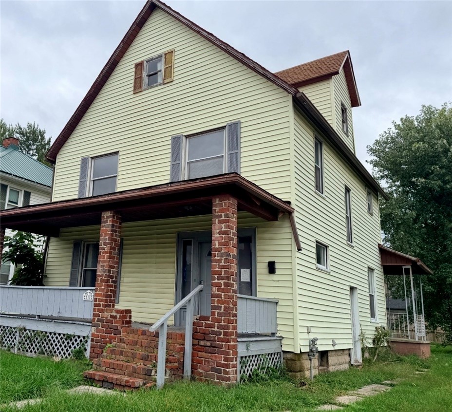 211 Cedar Ave — photo 1