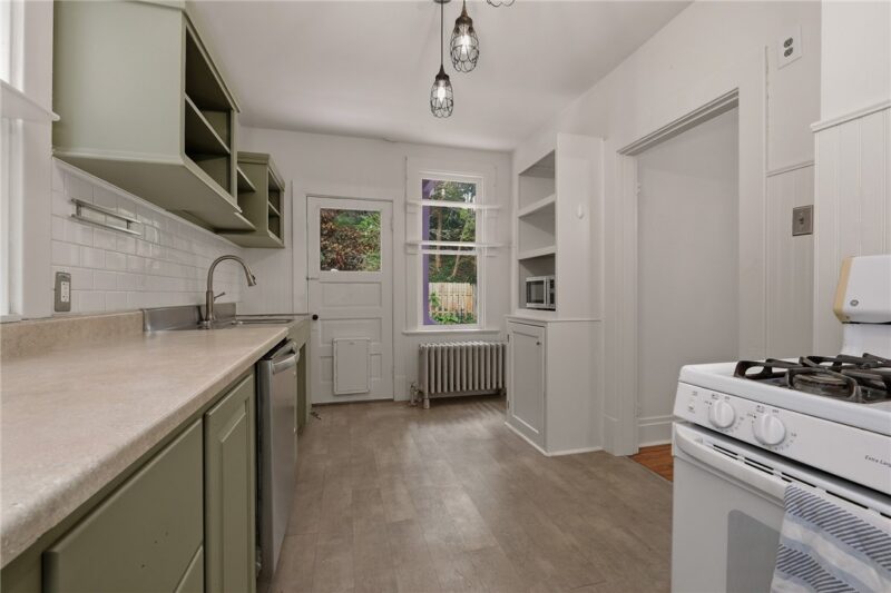 683 Shade Ave — photo 8