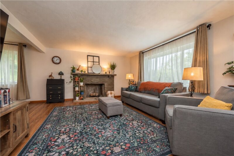 2256 Lutz Ave — photo 2
