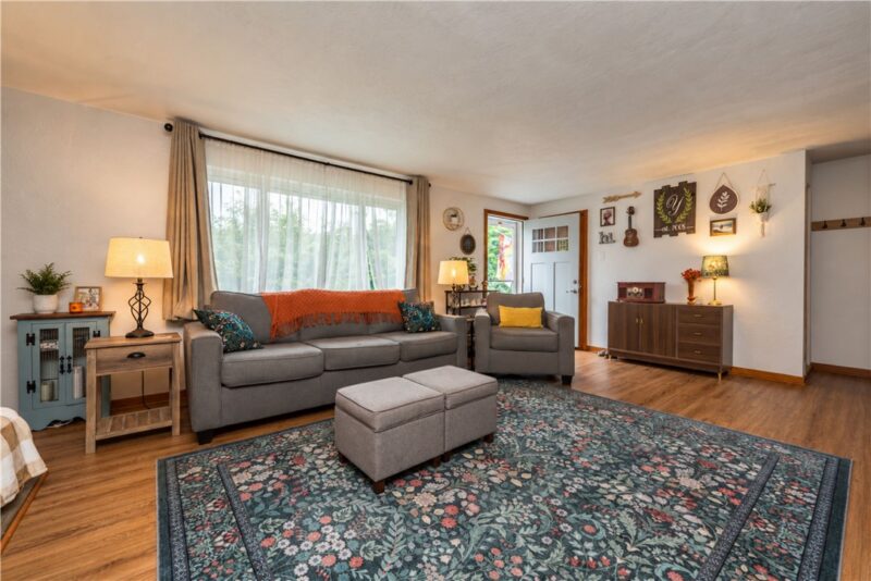 2256 Lutz Ave — photo 3