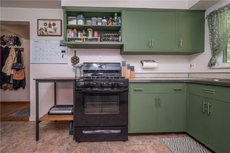 2256 Lutz Ave — photo 8