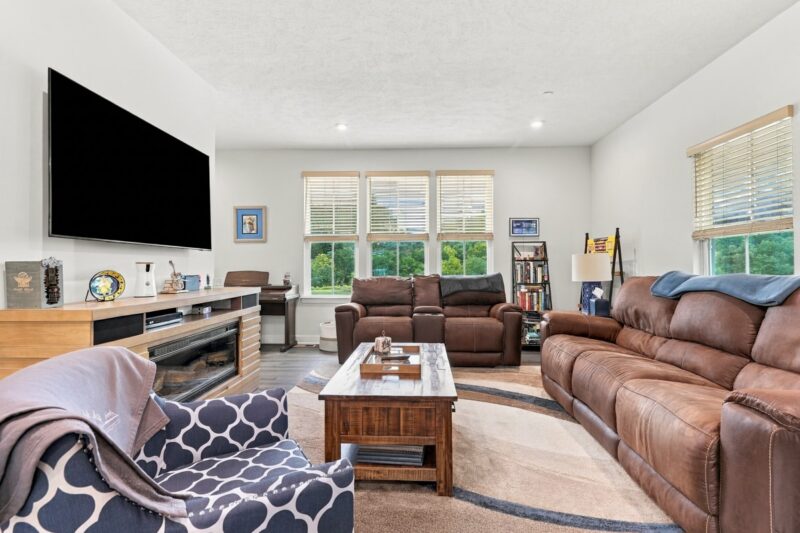 3013 Penbrook Drive — photo 2