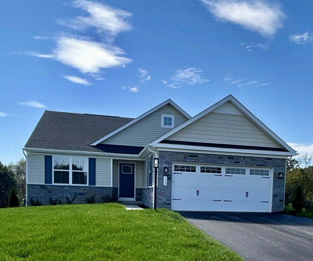 132 Acorn Dr — photo 1