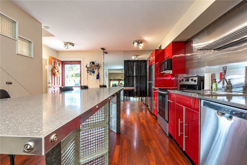 746 Carriage Cir — photo 3