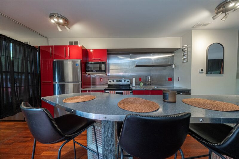 746 Carriage Cir — photo 4