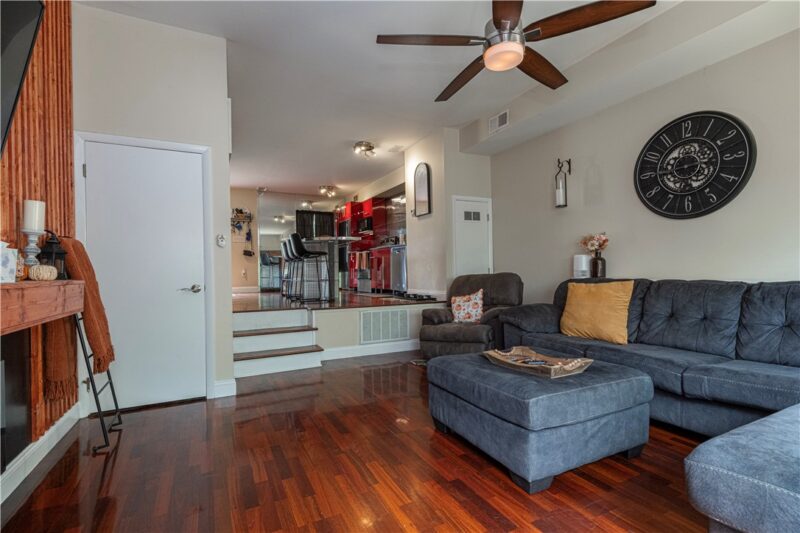 746 Carriage Cir — photo 8