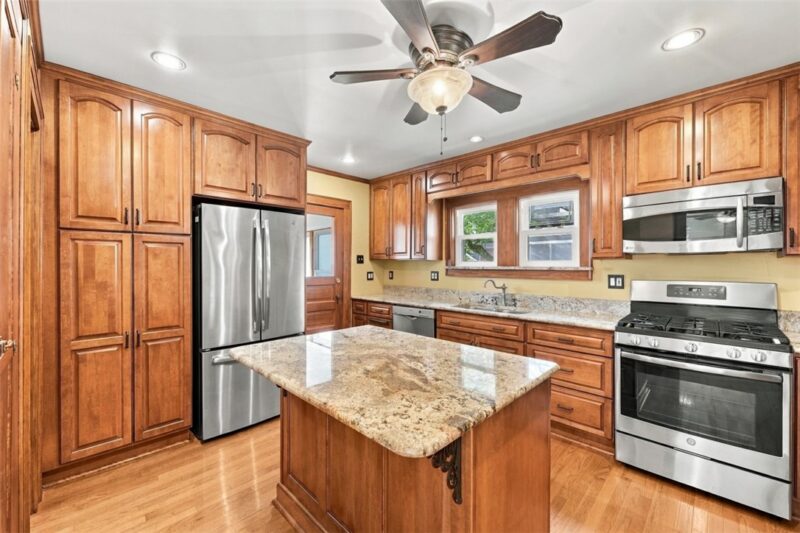 281 Arden Rd — photo 8